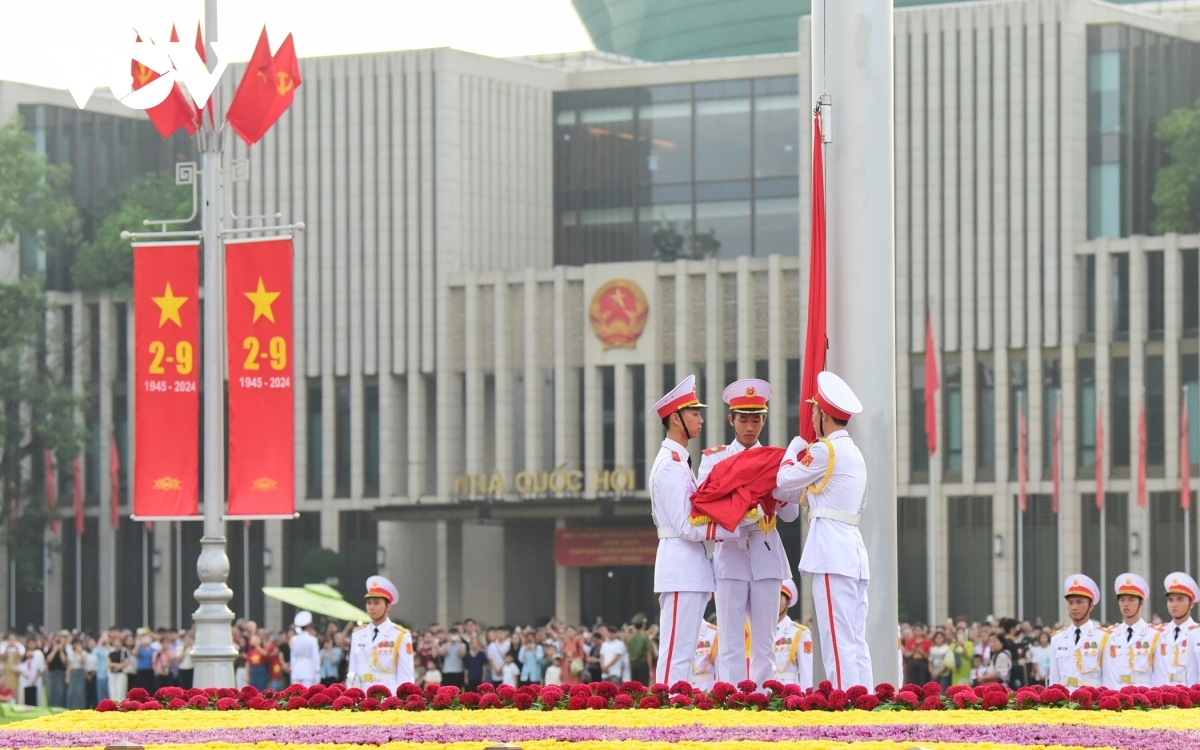 Sáng 2/9/2024, tại Quảng trường Ba Đình (Hà Nội) diễn ra lễ thượng cờ trong ngày Quốc khánh thứ 79 nước CHXHCN Việt Nam.