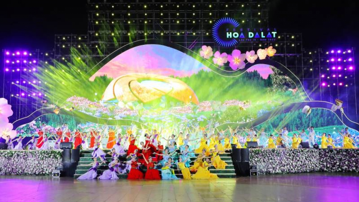 Với chủ đề “Hoa Đà Lạt - Bản giao hưởng sắc màu”, Festival Hoa Đà Lạt lần thứ 10 tiếp tục khẳng định Đà Lạt là TP Festival Hoa của Việt Nam; TP sáng tạo trong lĩnh vực âm nhạc của UNESCO; TP thuộc nhóm 5 thành phố Festival ấn tượng của châu Á