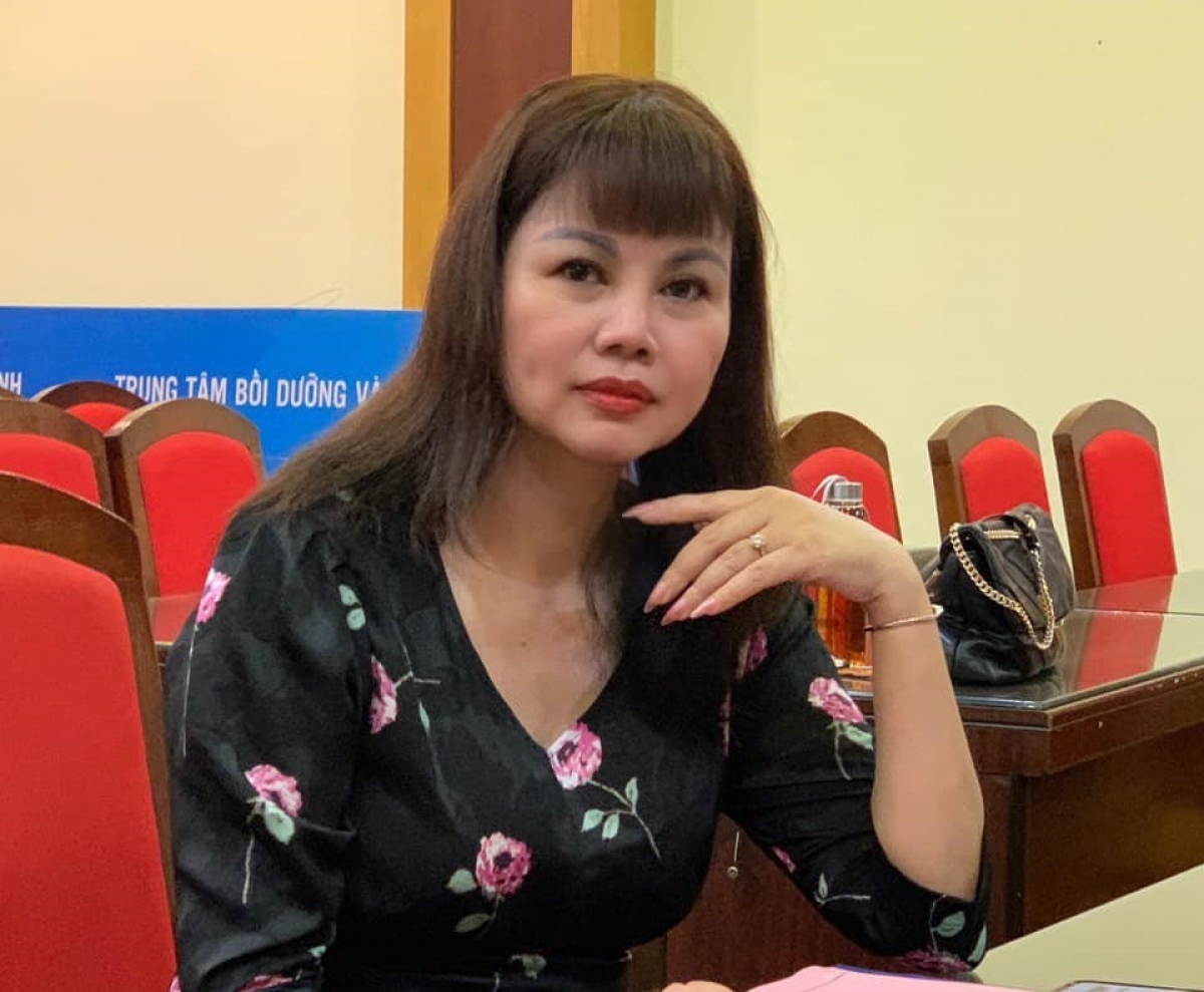 PGS.TS Hoàng Kim Ngọc, Phó trưởng Bộ môn Việt Nam học, trường Đại học Thăng Long: "Có những trường hợp khi đảo ngược từ sẽ có nghĩa hoàn toàn khác nhau" nhưng có nhiều bạn trẻ bị nhầm lẫn"