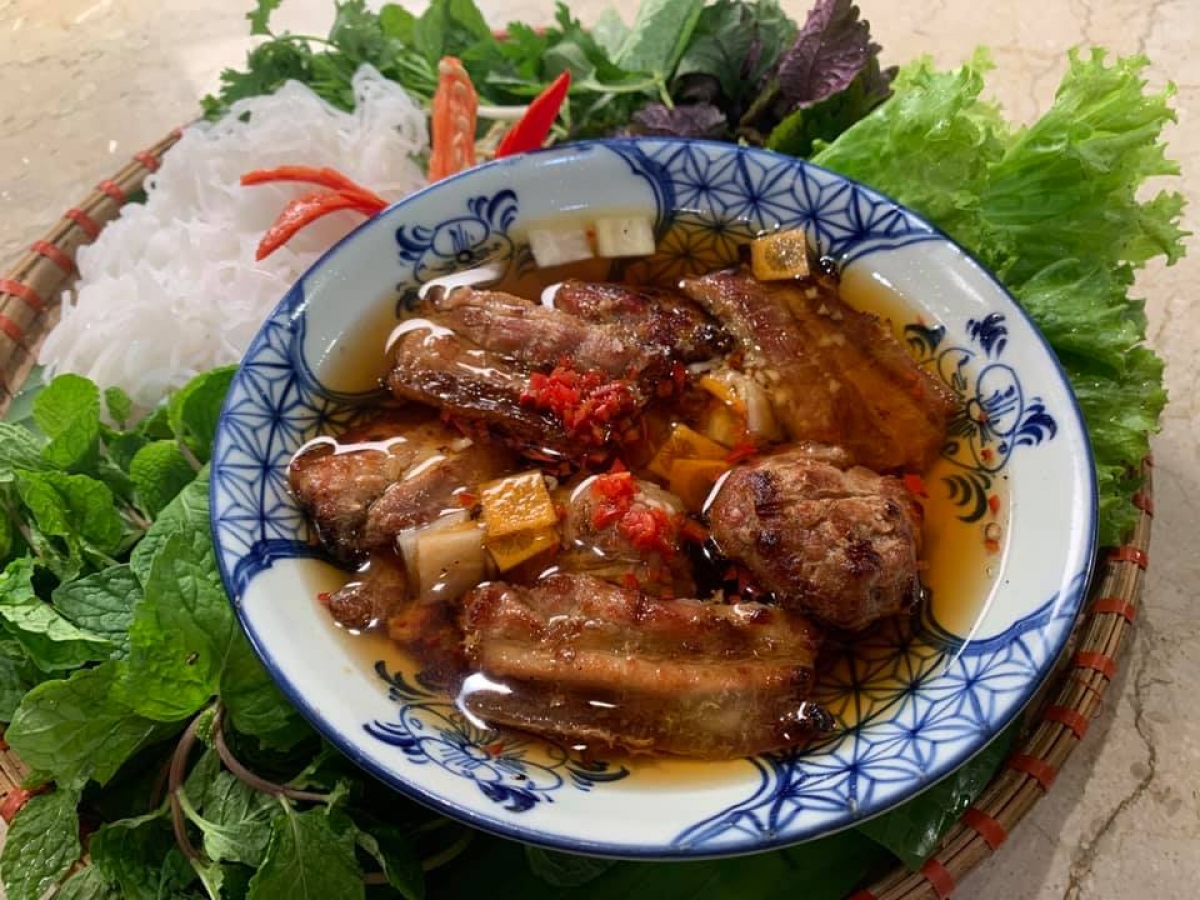 Bún chả - một trong những món ăn được du khách yêu thích khi tới Hà Nội