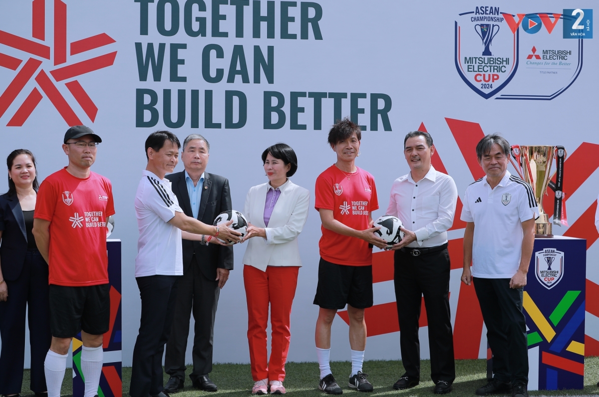 Cúp vô địch giải Đông Nam Á ASEAN Cup 2024 đã đến Việt Nam