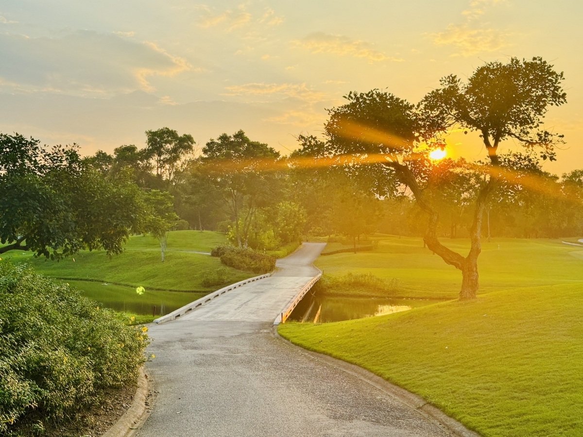 Sân Kings Course thuộc BRG Kings' Island Golf Resort (Đồng Mô, Sơn Tây Hà Nội)