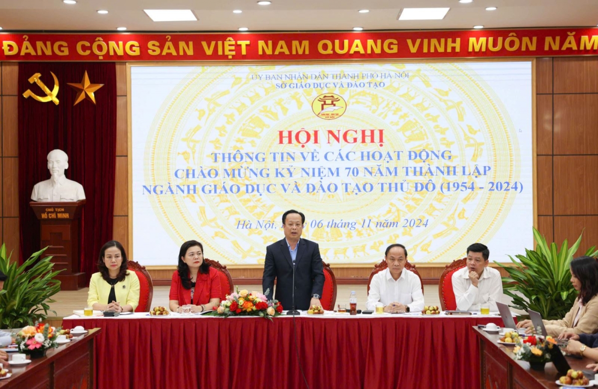 Lãnh đạo Sở GD-ĐT Hà Nội thông tin về các hoạt động kỷ niệm 70 năm thành lập ngành Giáo dục và Đào tạo Thủ đô (1954-2024).