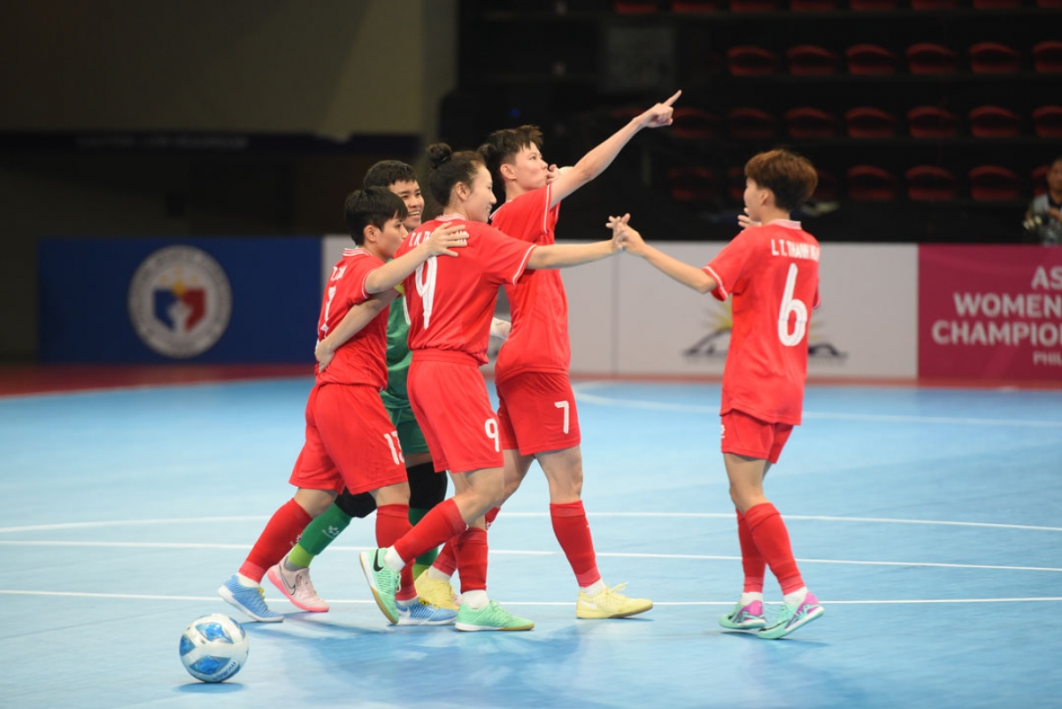 Niềm vui của đội tuyển nữ futsal Việt Nam