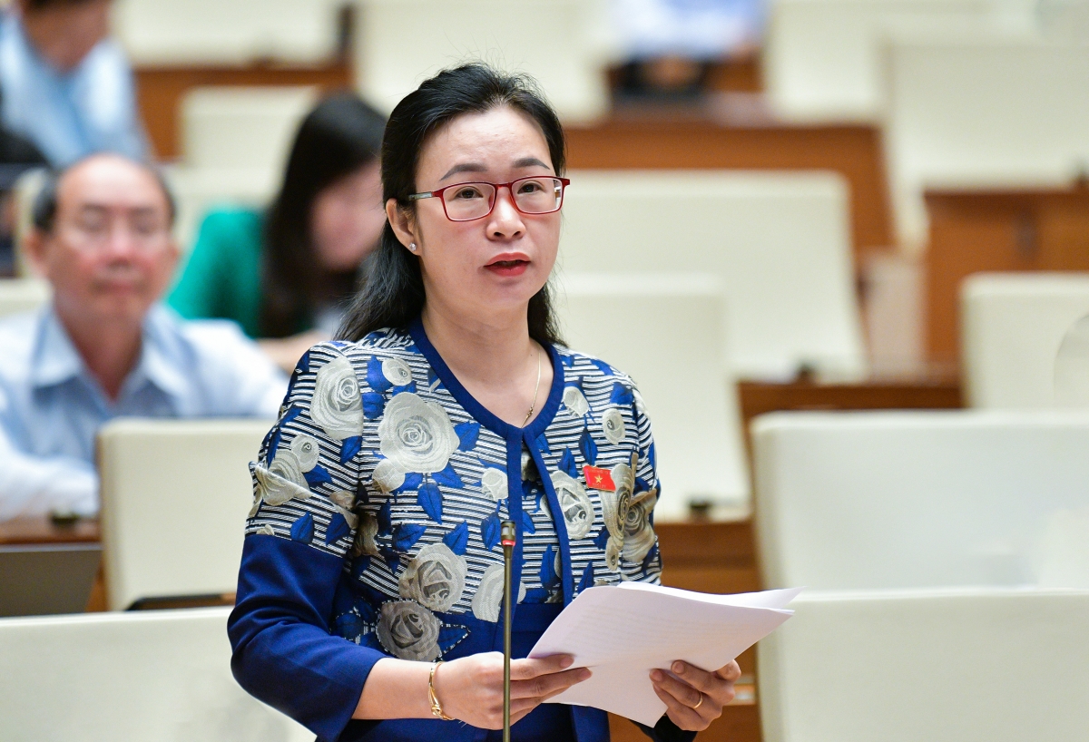 Đại biểu Trần Thị Thu Hằng, Đoàn ĐBQH tỉnh Đắk Nông.
