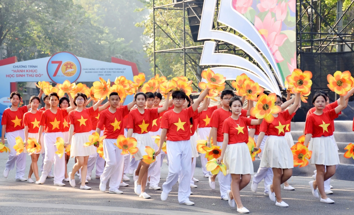 Ấn tượng, tự hào chương trình "Hành khúc học sinh Thủ đô" 