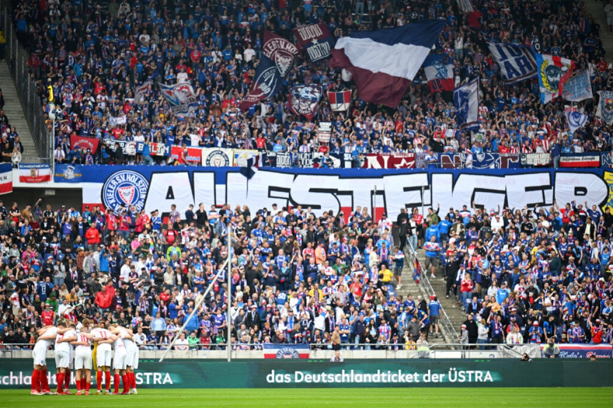 Holstein Kiel đã thăng hạng lên Bundesliga vào tháng 5