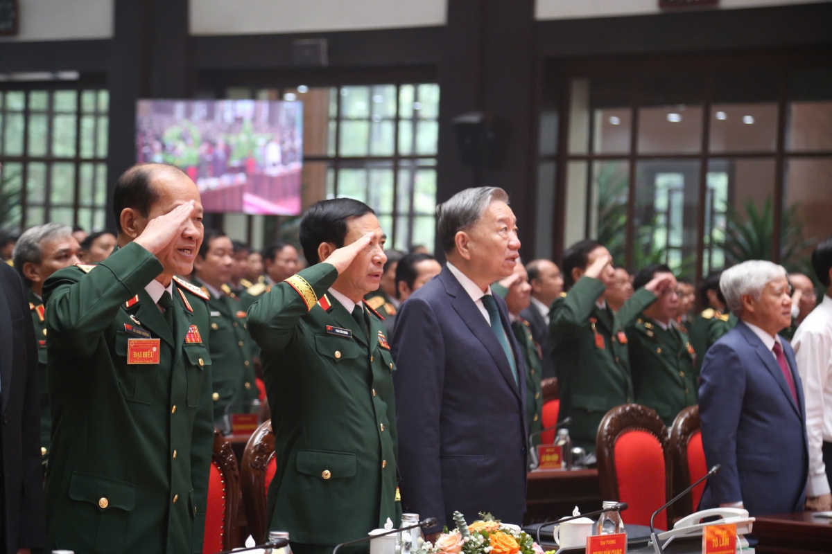 Các đồng chí Lãnh đạo Đảng, Nhà nước tham dự Đại Hội