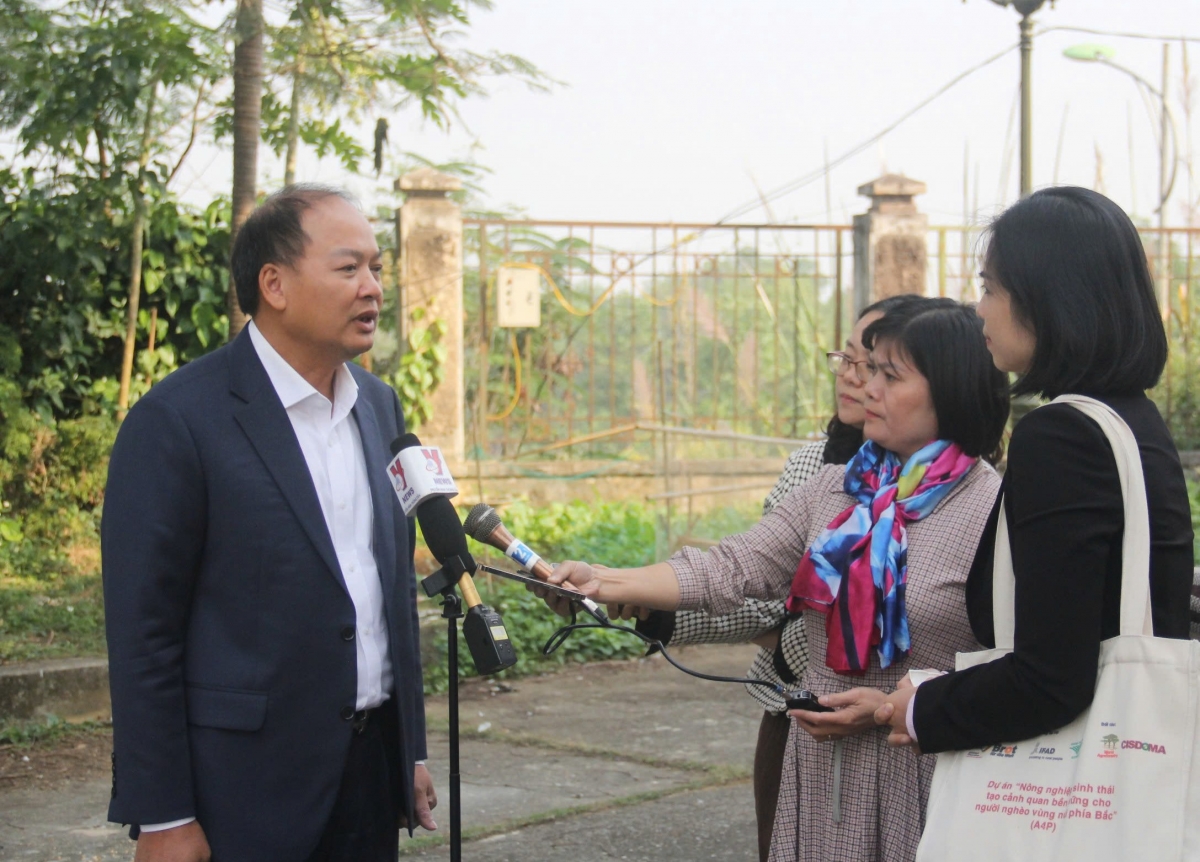 Ông Trịnh Ngọc Chung, Quyền Trưởng ban Ban quản lý Làng Văn hóa - Du lịch các dân tộc Việt Nam: "Mặc dù Làng đã có nhiều hoạt động xúc tiến đầu tư nhưng đến nay chưa có dự án đầu tư nào được triển khai do còn nhiều điểm nghẽn".