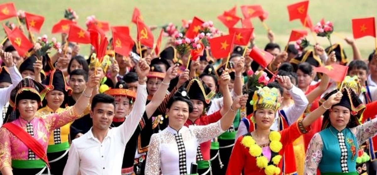 Có khát vọng và hoài bão, dù khó khăn đến mấy chúng ta cũng sẽ vượt qua nếu chúng ta có QUYẾT TÂM và CÙNG NHAU để dệt nên thương hiệu quốc gia. Ảnh: Internet