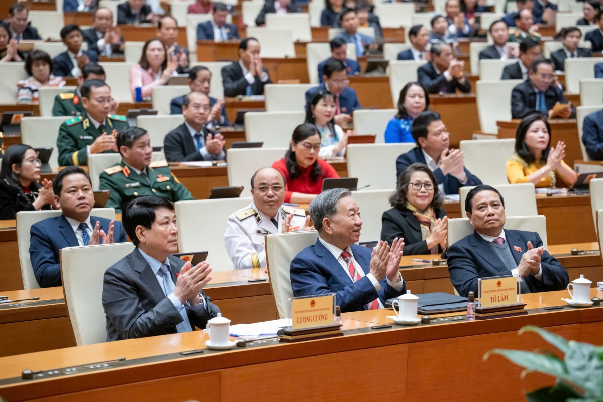 Các đồng chí lãnh đạo Đảng, Nhà nước và các ĐBQH dự phiên bế mạc Kỳ họp