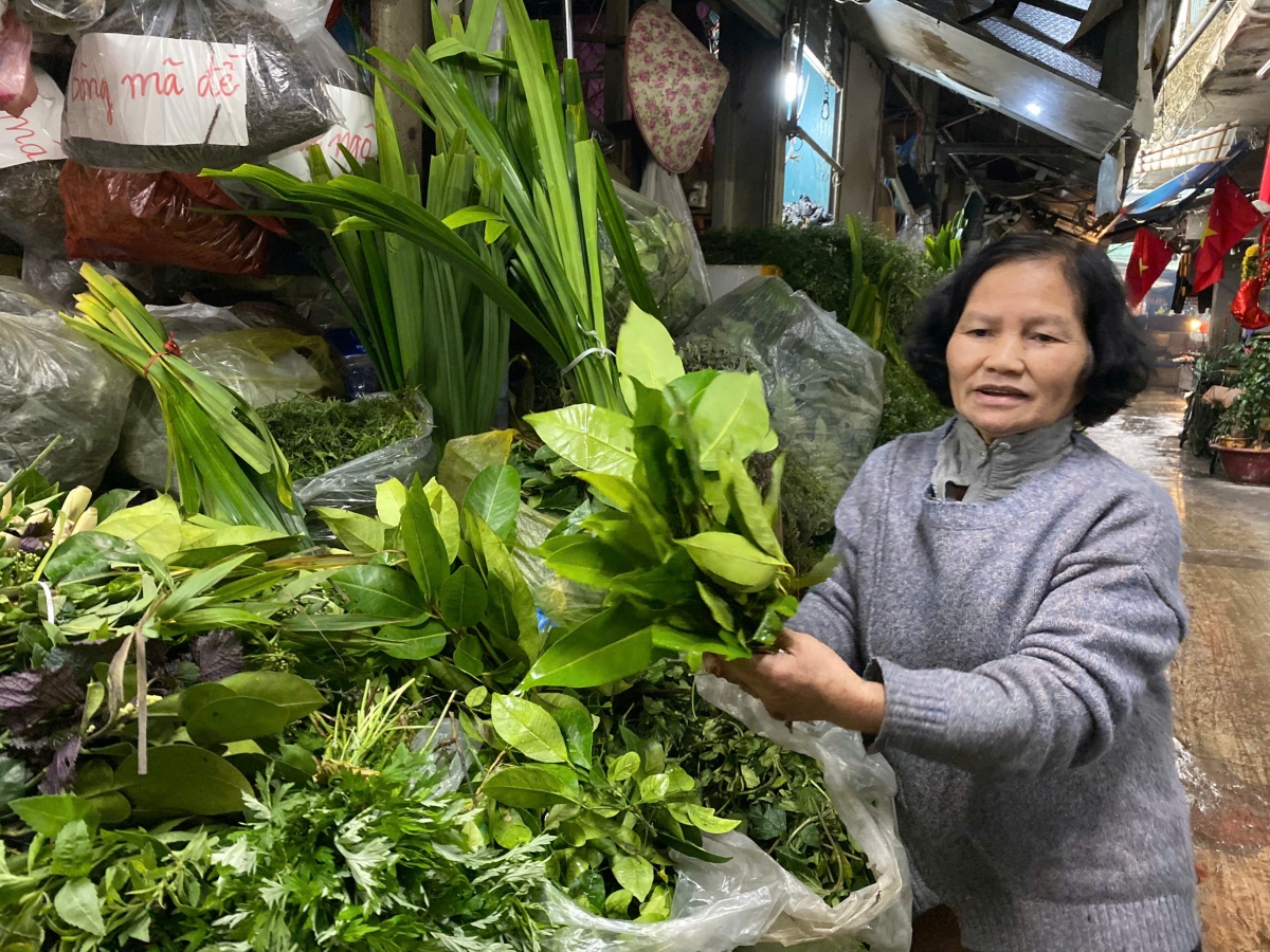 Mỗi loại lá cỏ mang giá trị chữa bệnh, nhiều trường hợp có thể sử dụng như rau ăn hằng ngày