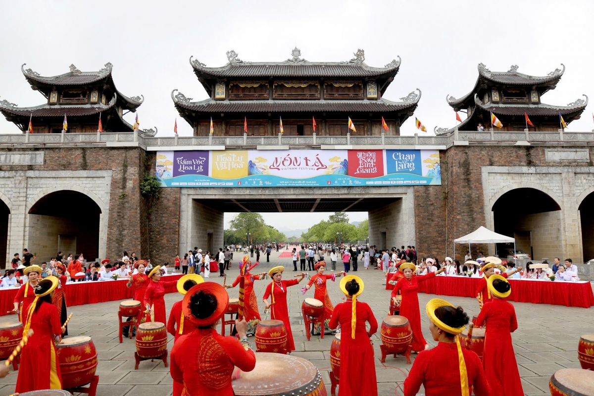 Trình diễn nghệ thuật tại lễ hội Nón lá - Việt Nam Festival 2025. Ảnh: Minh Đường