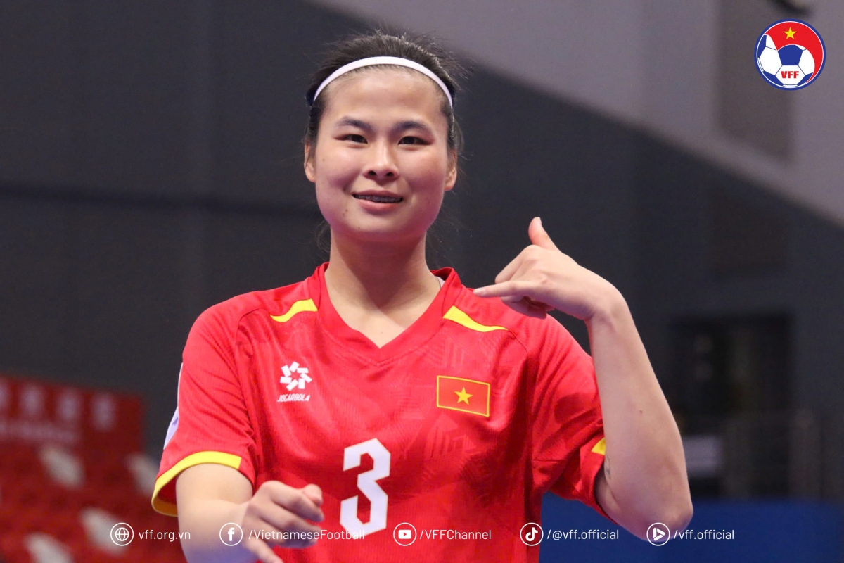 Thu Xuân đóng góp 1 bàn thắng và 1 pha kiến tạo trong chiến thắng 5-3 của ĐT Futsal nữ Việt Nam