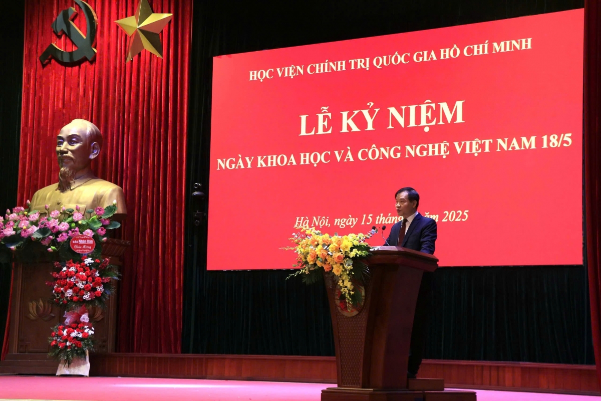 Thứ trưởng Bộ khoa học và công nghệ Hoàng Minh phát biểu tại buổi lễ