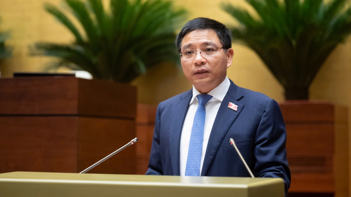 Bộ trưởng Bộ Tài chính Nguyễn Văn Thắng trình bày Tờ trình dự án Luật sửa đổi, bổ sung một số điều của Luật Quy hoạch. Ảnh: quochoi.vn