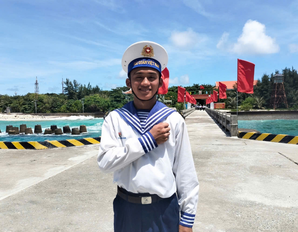 Nụ cười hiền hậu nhưng rắn rỏi của chiến sĩ Thạch Vĩnh Vinh, đảo Trường Sa (Khánh Hòa)
Ảnh: P/V