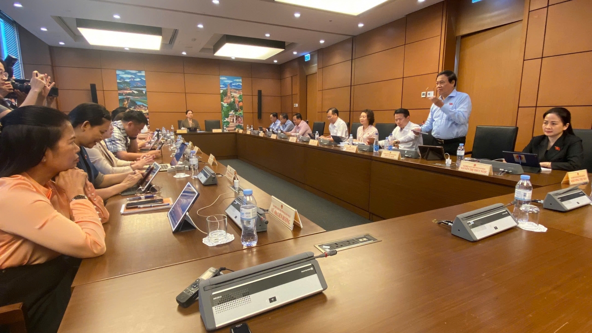 Chiều 16/5, Quốc hội thảo luận tại tổ về Dự án Luật sửa đổi, bổ sung một số điều của Luật Xử lý vi phạm hành chính. Ảnh: Hoàng Minh