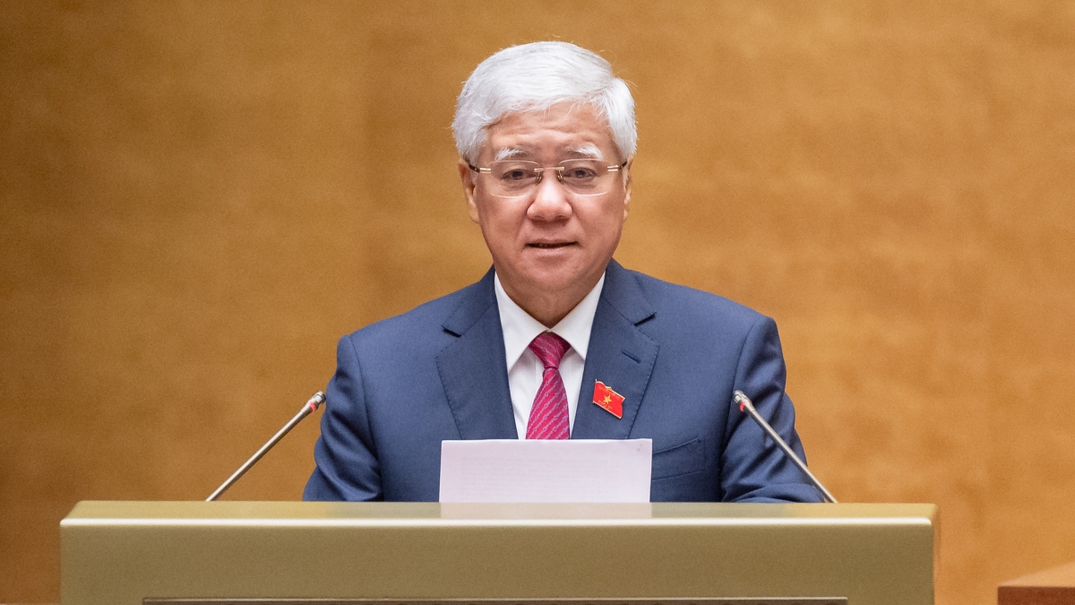Chủ tịch Ủy ban Trung ương MTTQ Việt Nam - Đỗ Văn Chiến trình bày Tờ trình dự án Luật.
Ảnh: quochoi.vn
