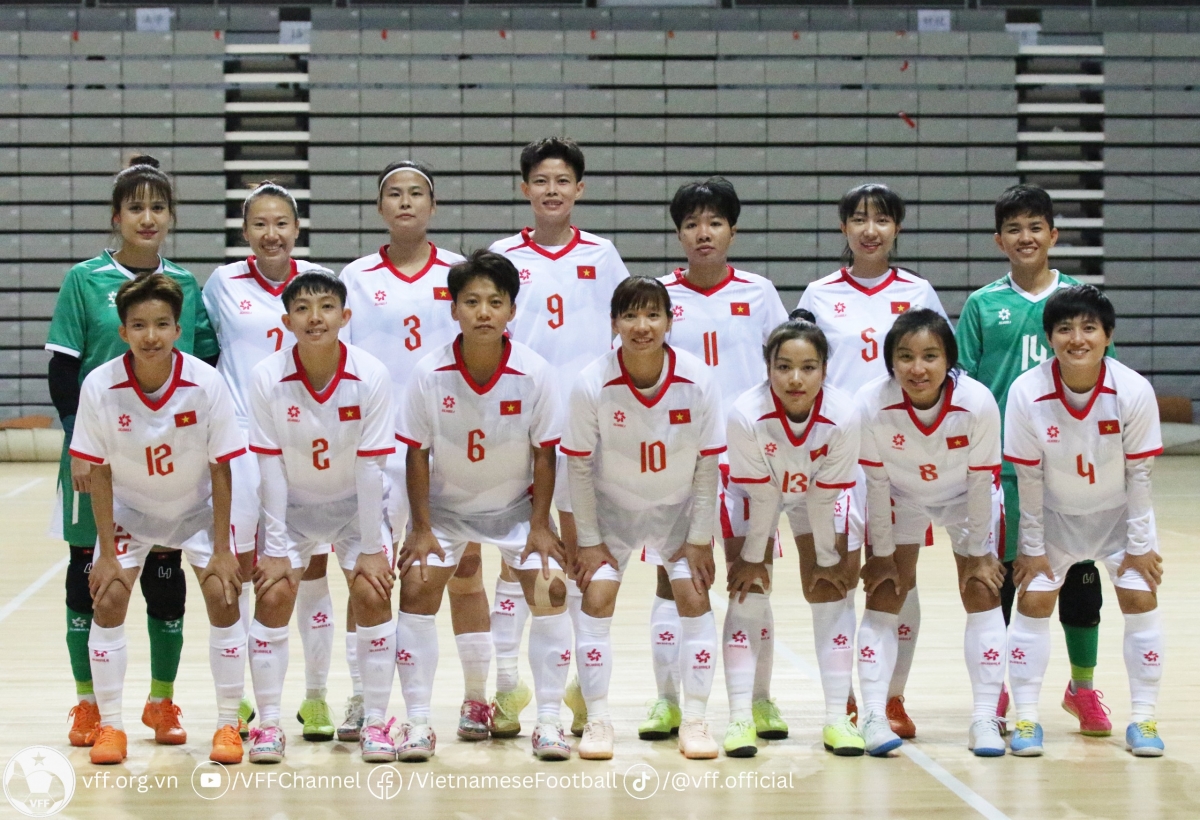 Các nữ tuyển thủ futsal Việt Nam tham dự trận giao hữu với chủ nhà Trung Quốc (ảnh: VFF)
