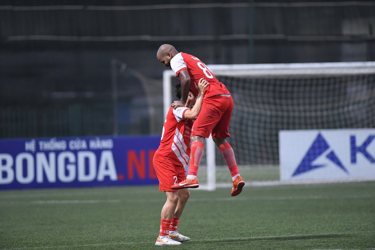 Claudecir lập cú đúp trong chiến thắng 5-1 của Thiên Khôi FC (ảnh: Vietfootball)