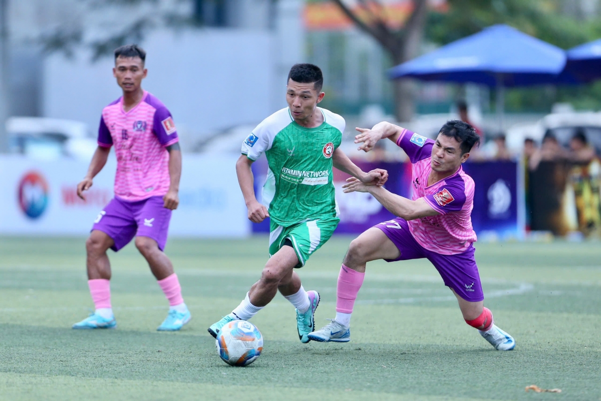 Phoenix không thể có được niềm vui ngày ra quân khi bị HG La Giang cầm hòa với tỉ số 1-1
(ảnh: Vietfootball)