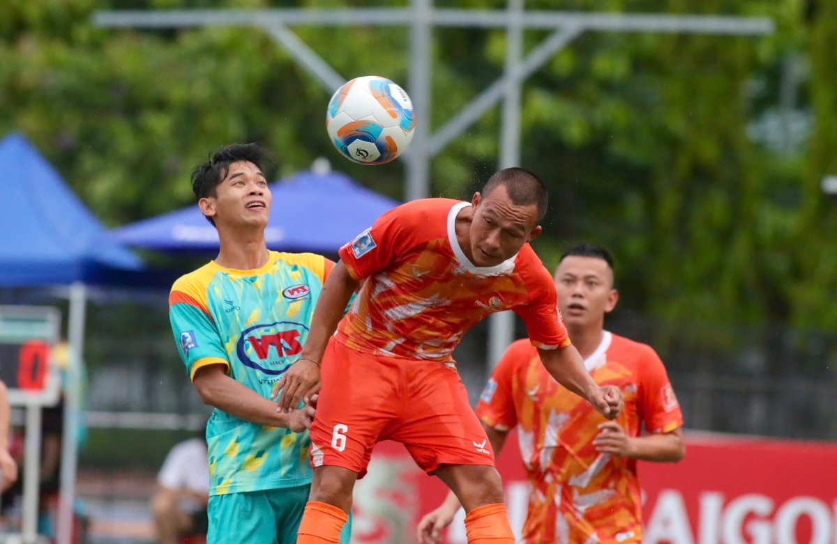 Nghiêm Phạm Holdings đánh bại Thép Việt Thắng để có 3 điểm đầu tiên (ảnh: Vietfootball)