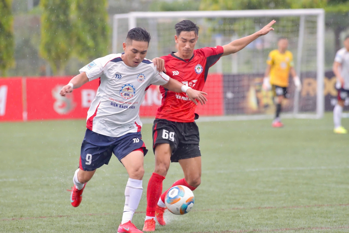 Á quân Điện Bách Khoa - Ninh Thuận có màn ra quân ấn tượng khi đánh bại Bảy Núi FC (ảnh: Vietfootball)