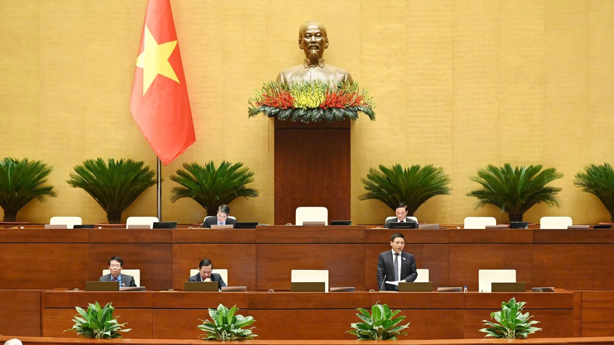 Quốc hội thảo luận ở hội trường về dự thảo Nghị quyết của Quốc hội về giảm thuế giá trị gia tăng. Ảnh: quochoi.vn