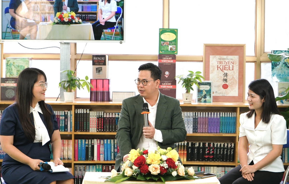 PGS.TS Trần Thành Nam, Phó Hiệu trưởng Trường Đại học Giáo dục, Đại học Quốc gia Hà Nội chia sẻ tại tọa đàm (Ảnh P/V)