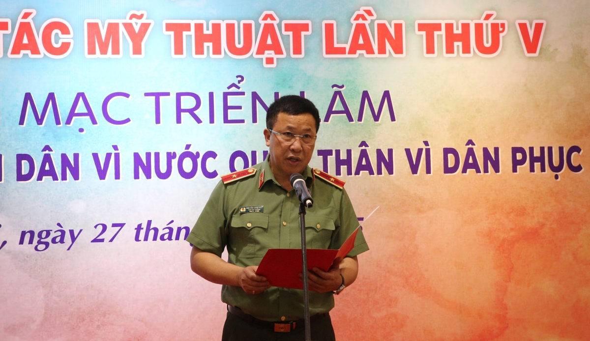 Thiếu tướng, NSND Nguyễn Công Bảy, Phó Cục trưởng Cục Công tác Chính trị, Bộ Công an phát biểu tại lễ trao giải. (Ảnh: Nguyễn Hoa)