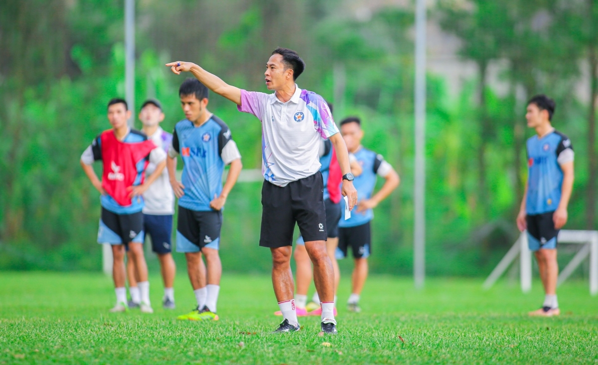 Thầy trò HLV Lê Đức Tuấn đã thấy ánh sáng cuối đường hầm (Ảnh: SHB Đà Nẵng FC)
