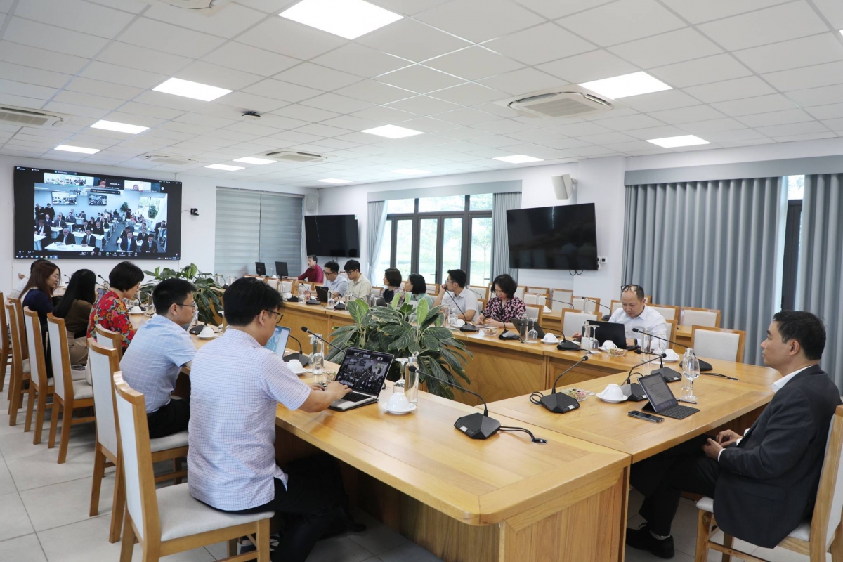 Phó Giám đốc Nguyễn Hoàng Hải tham dự sự kiện trực tuyến tại ĐHQGHN-cơ sở Hòa Lạc (Ảnh VNU)