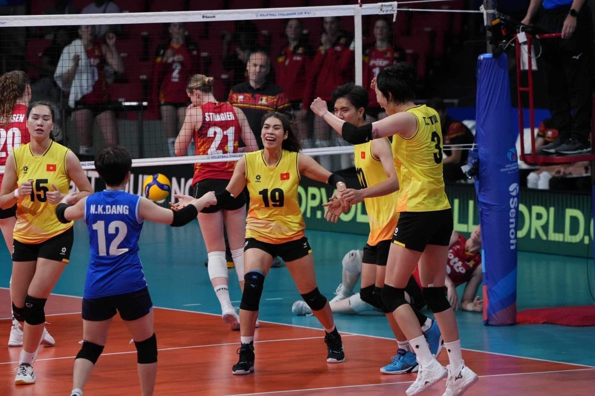 Bóng chuyền nữ Việt Nam đặt dấu mốc lịch sử với HCĐ FIVB Challenger Cup 2024 (ảnh: VFV)