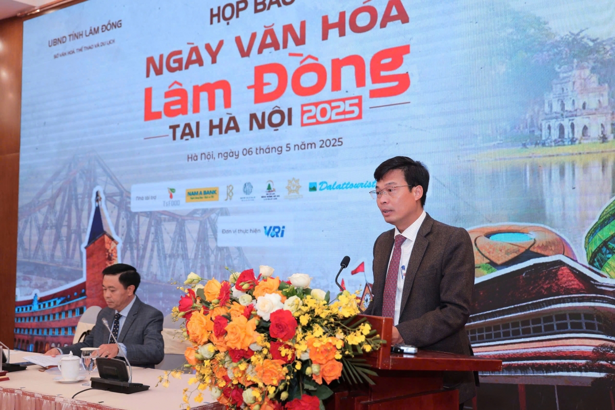Ông Đinh Văn Tuấn, Phó Chủ tịch UBND tỉnh Lâm Đồng, Trưởng Ban tổ chức Ngày Văn hóa Lâm Đồng tại Hà Nội - năm 2025 phát biểu tại họp báo.
Ảnh: BTC