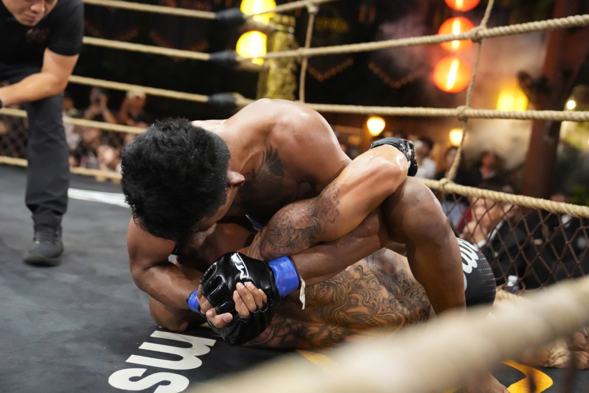 Một đòn siết mang lại chiến thắng trong sự kiện Thần Võ Việt Nam - GMA 05 (ảnh: BTC)