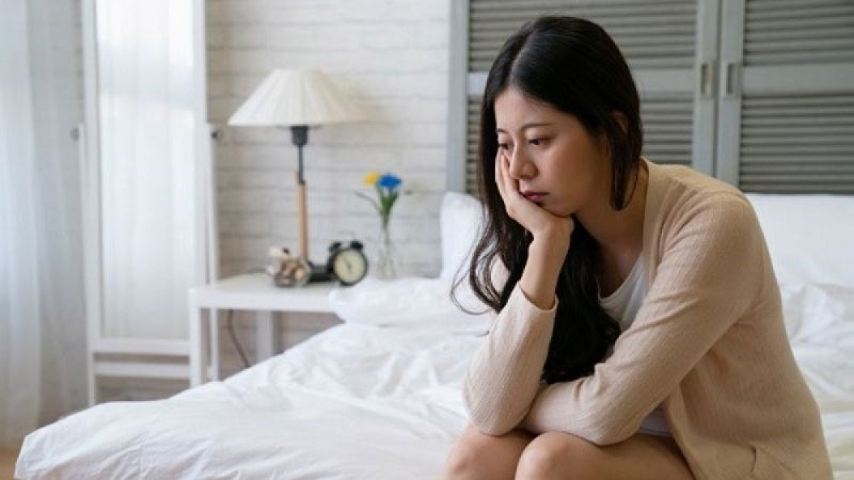 Nhiều chị em rơi vào tình trạng chán nản, buồn rầu khi tiền mãn kinh. Ảnh: KT Internet