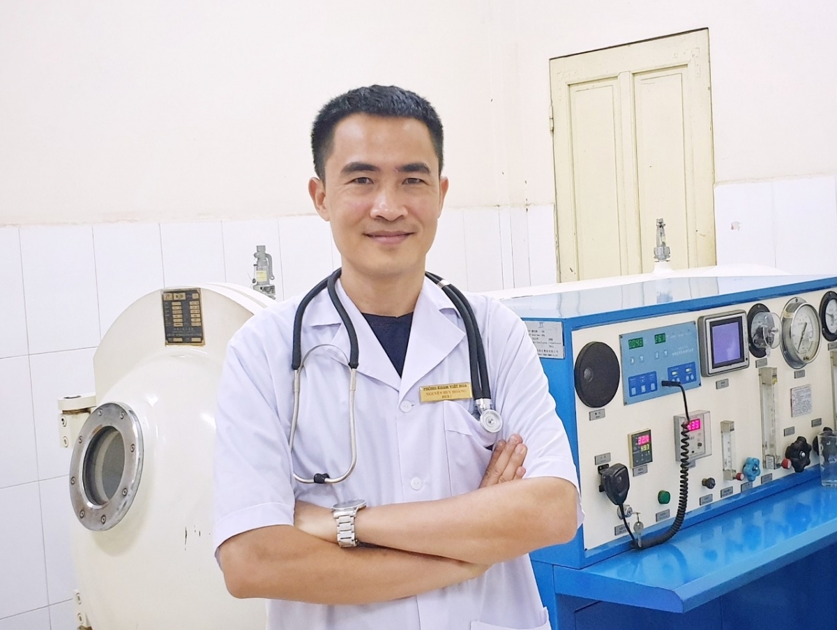 BS Nguyễn Huy Hoàng, Trung tâm Oxy cao áp Việt - Nga, Bộ Quốc phòng. Ảnh: Bác sĩ cung cấp