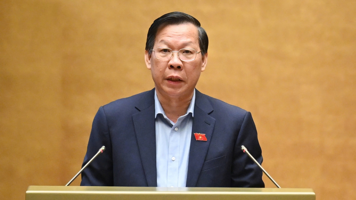 Chủ nhiệm Ủy ban Kinh tế và Tài Chính Phan Văn Mãi trình bày báo cáo giải trình, tiếp thu, chỉnh lý dự thảo Luật Thuế tiêu thụ đặc biệt (sửa đổi). Ảnh: quochoi.vn