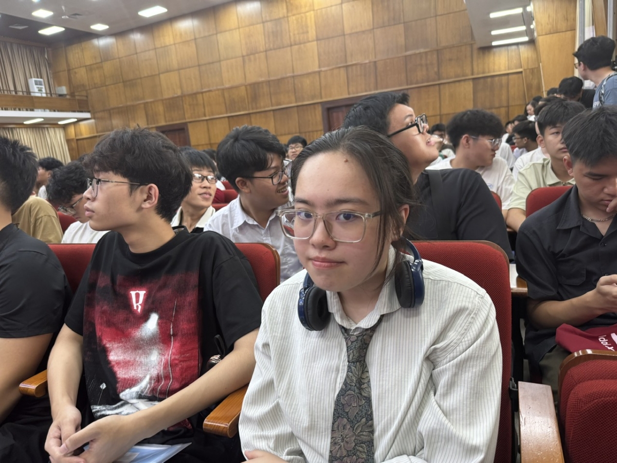 Thảo Đan, học sinh lớp 12 chuyên Anh trường THPT Hà Nội - Amstecdam (Ảnh: Thu Lương)