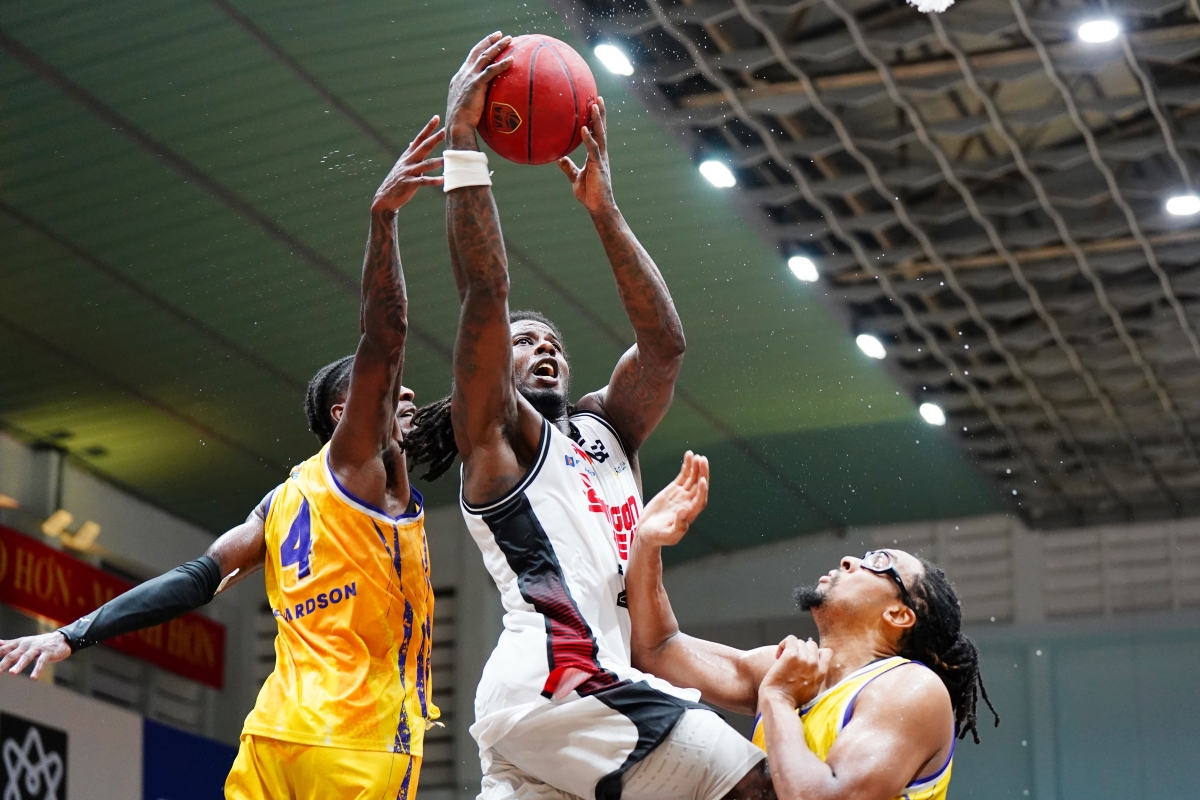 Davon Dillard có triple-double và giành danh hiệu Cầu thủ xuất sắc nhất trận (ảnh: VBA)