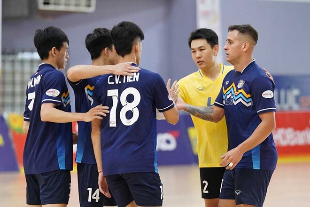 Chu Văn Tiến (18) có một ngày thi đấu bùng nổ cho TSN.TPHCM trước Luxury Hạ Long. Ảnh VFF.