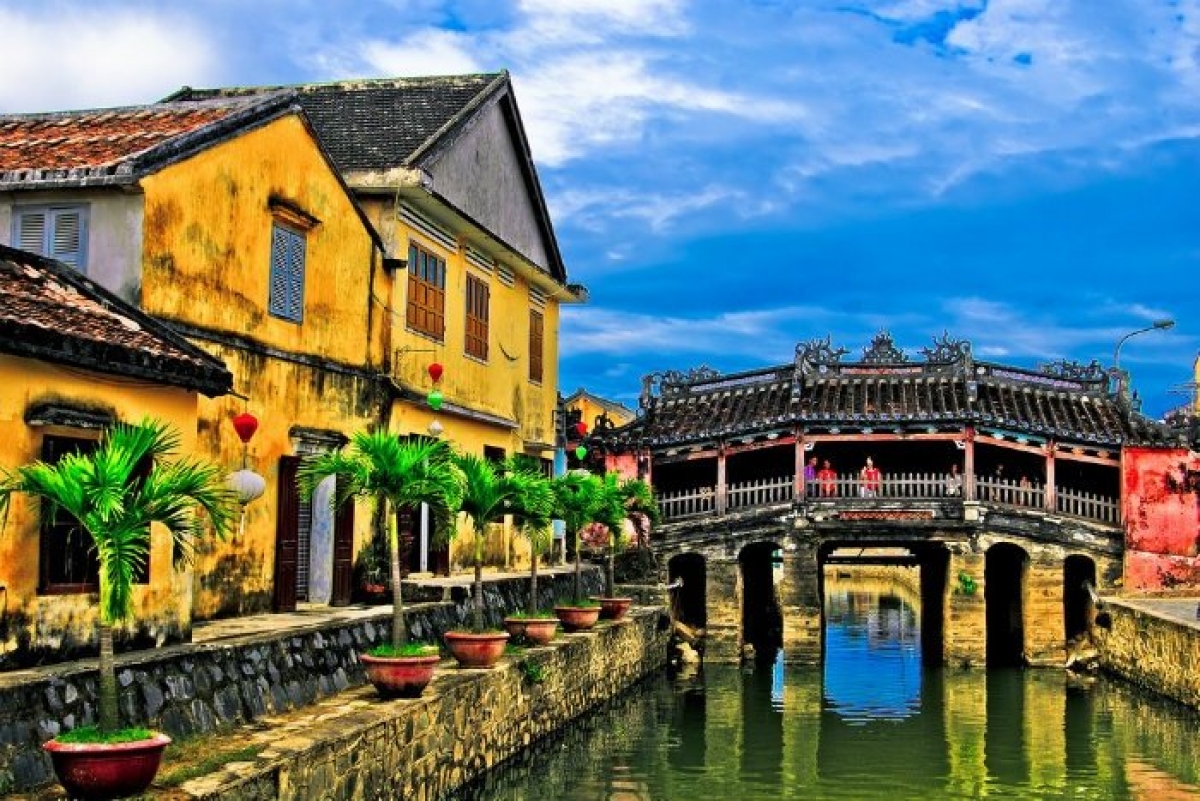 Hội An thu hút khách thập phương bởi những ngôi chùa có niên đại vài trăm năm tuổi. (Ảnh: Kelvin Nguyen Tien Nhan)