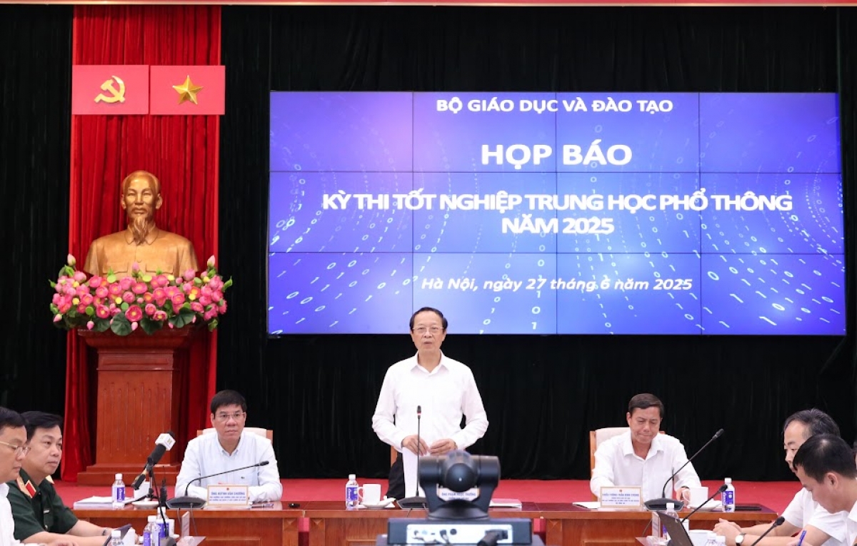 Thứ trưởng Bộ GD-ĐT Phạm Ngọc Thưởng phát biểu tại buổi Họp báo (Ảnh: Bộ GD-ĐT)
