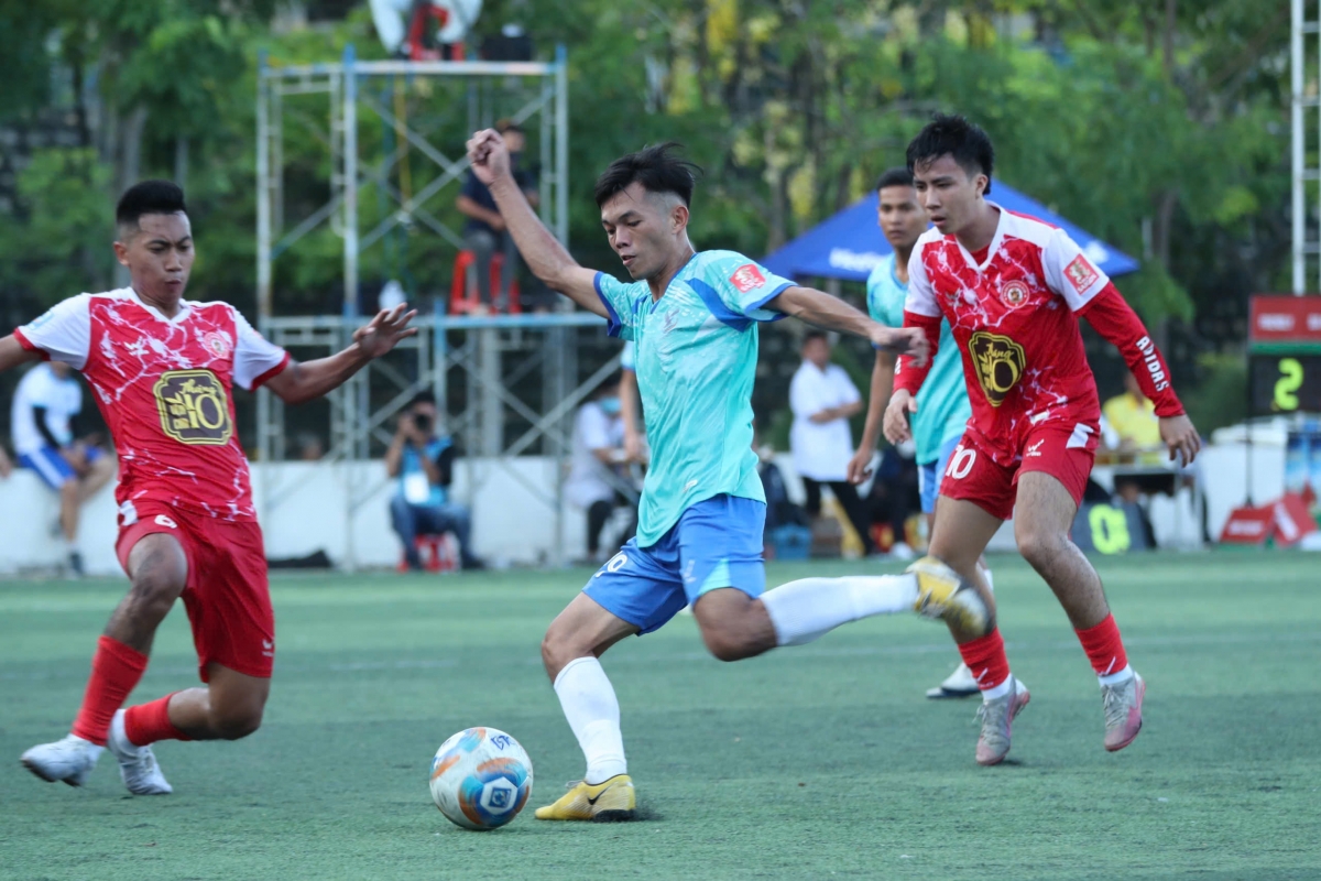Gia Gia và Friendly cầm chân nhau ở ngày khai mạc vòng loại (ảnh: Vietfootball)