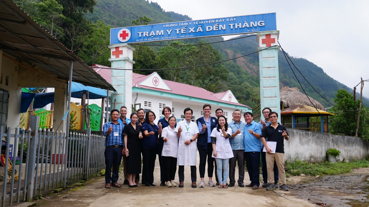 Phái đoàn Liên hợp quốc thăm và làm việc tại trạm y tế xã Dền Thàng (Bát Xát, Lào Cai)