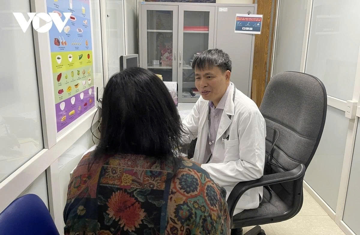 Nên đi khám để được phát hiện và điều trị loãng xương kịp thời