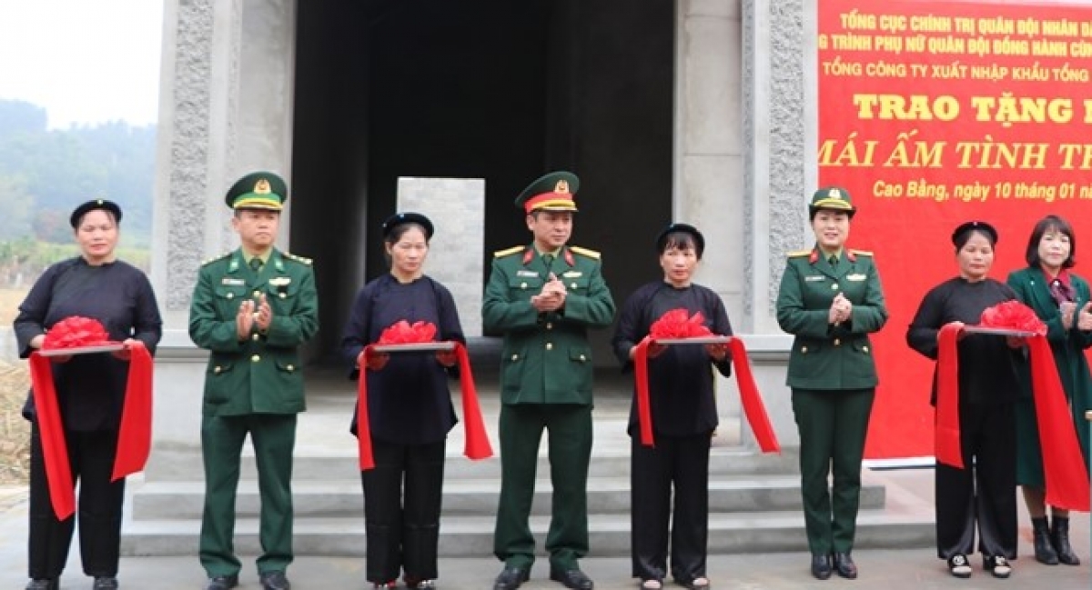 Nhiều phụ nữ vùng biên đã được hỗ trợ mái ấm tình thường từ chương trình "Đồng hành cùng phụ nữ biên cương". Ảnh: Báo Quân đội nhân dân điện tử.