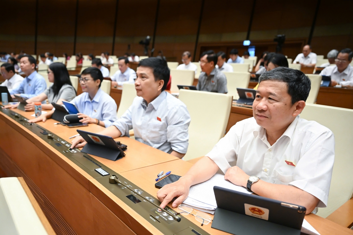 Quốc hội Biểu quyết thông qua Luật Nhà giáo. Ảnh: quochoi.vn