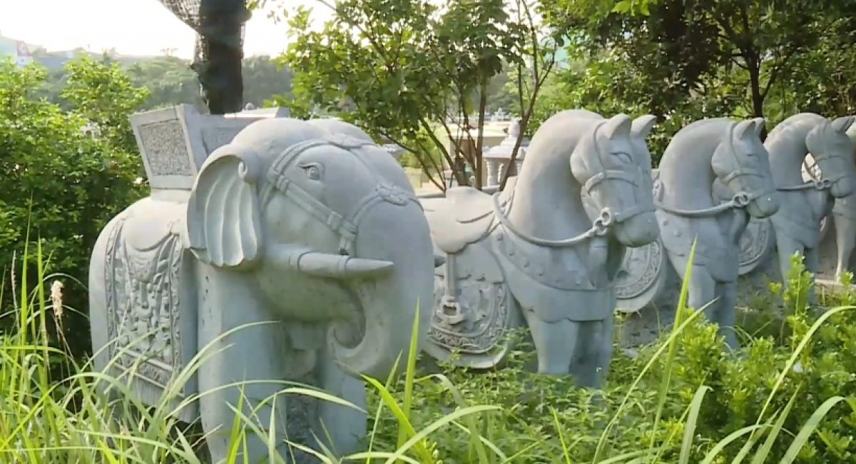 Hàng voi, ngựa chầu nơi Lăng mộ Danh nhân - Tể tướng Nguyễn Công Thái
